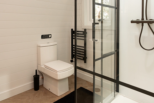 Brooklyn shower for pods